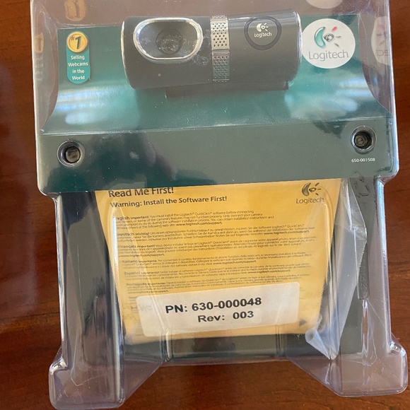 Logitech QuickCam Ultra Vision Web Camera - Picture 4 of 5